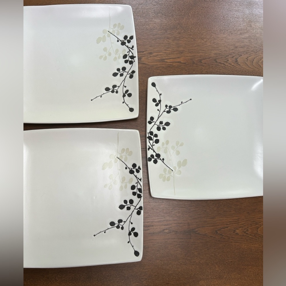 Craft White Elmwood Design Plates in Black&Cream -SET OF 2 ONLY,bc of weight.